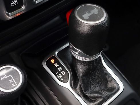Used 2022 Jeep Wrangler Sport AWD/4WD image 38