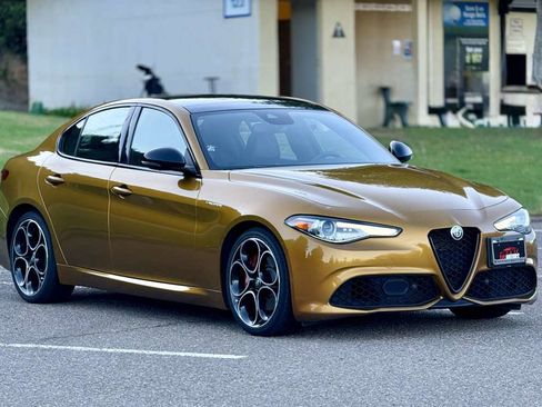 Used 2023 Alfa Romeo Giulia Veloce image 5