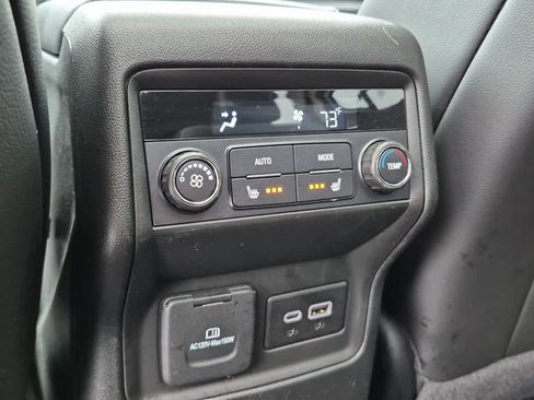 Used 2023 GMC Acadia Denali w/ Denali Ultimate Package AWD/4WD image 9