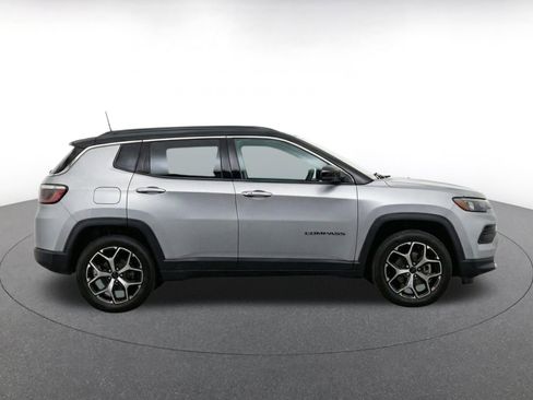 Used 2025 Jeep Compass Limited AWD/4WD image 10