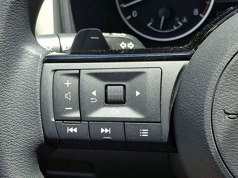 Used 2023 Nissan Rogue SV AWD/4WD image 22