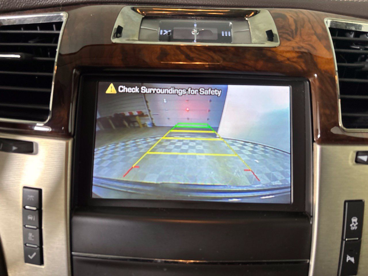 Used 2014 Cadillac Escalade Platinum AWD/4WD image 17