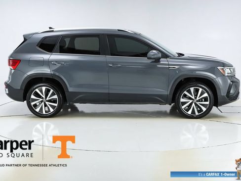 Used 2023 Volkswagen Taos SE w/ Panoramic Sunroof Package FWD image 48