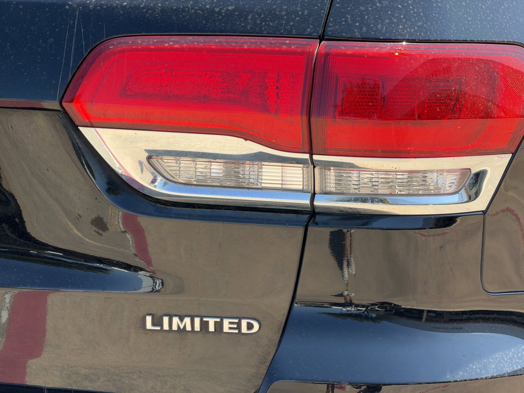 Used 2019 Jeep Grand Cherokee Limited AWD/4WD image 9