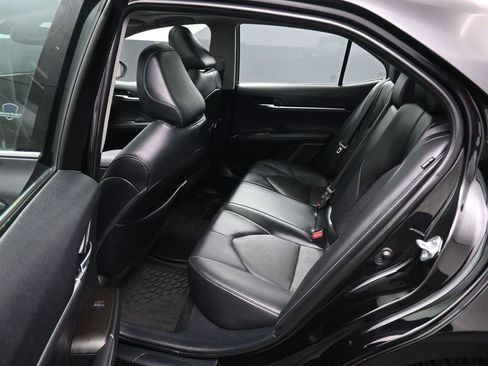 Used 2022 Toyota Camry XSE image 31