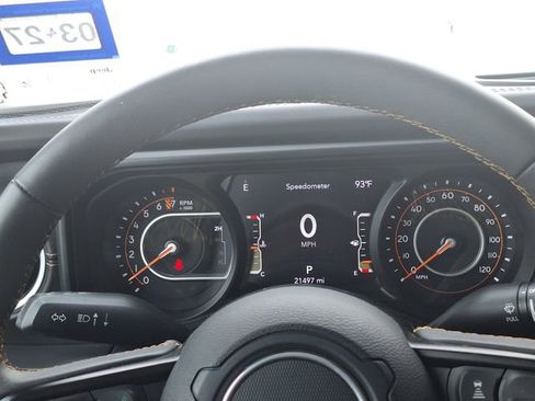Used 2025 Jeep Gladiator Sport AWD/4WD image 15