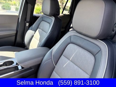 Used 2025 Chevrolet Equinox LT w/ Convenience Package II AWD/4WD image 11