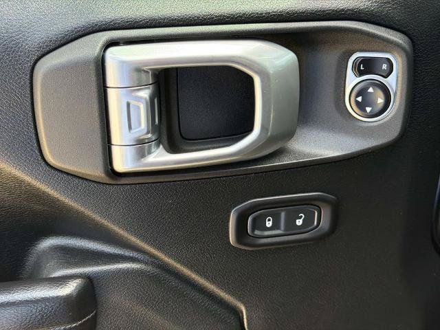 Used 2020 Jeep Wrangler Rubicon AWD/4WD image 22
