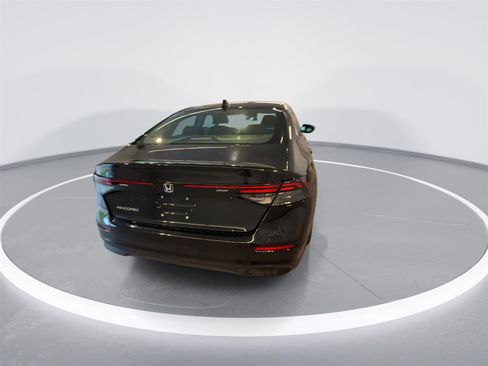 Used 2023 Honda Accord EX image 7