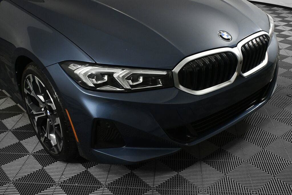 Used 2025 BMW 330i Sedan RWD image 18