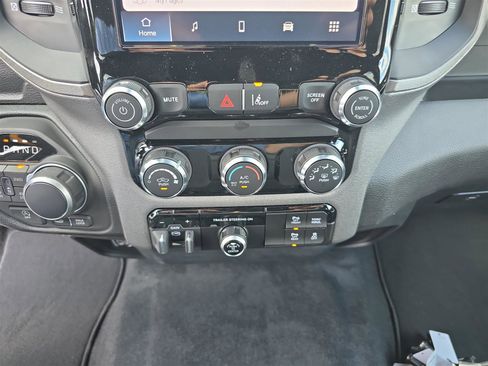 New 2025 RAM 1500 Tradesman w/ Off Road Group AWD/4WD image 32