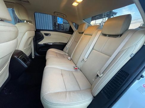 Used 2018 Toyota Avalon Limited image 15