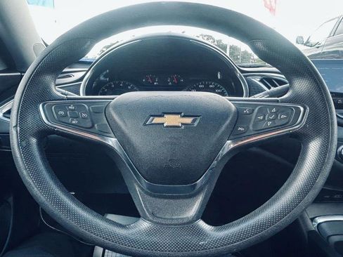 Used 2021 Chevrolet Malibu LT FWD image 18