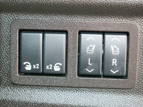 Used 2024 GMC Yukon AT4 w/ AT4 Premium Package AWD/4WD image 16