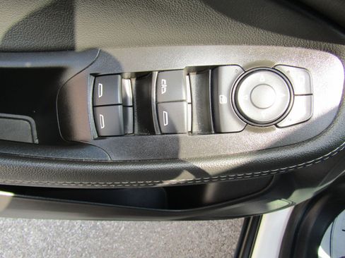 Used 2021 Buick Encore GX Essence AWD/4WD image 21