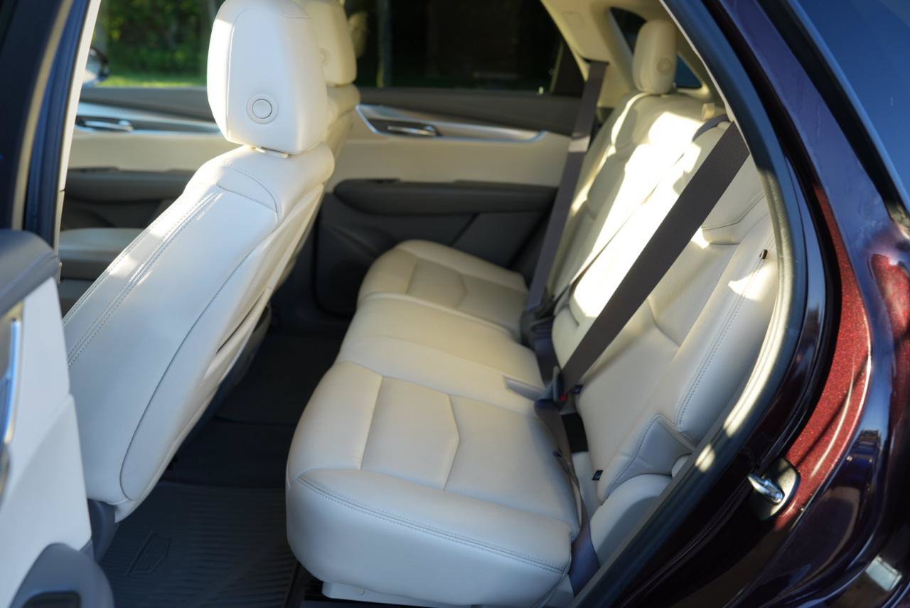 Used 2018 Cadillac XT5 Luxury w/ Driver Awareness Package FWD image 24