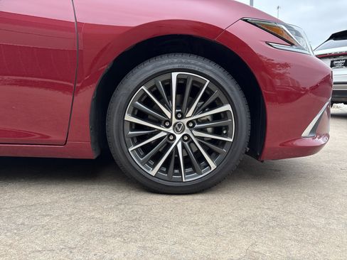 Used 2025 Lexus ES 350 w/ Premium Package FWD image 13