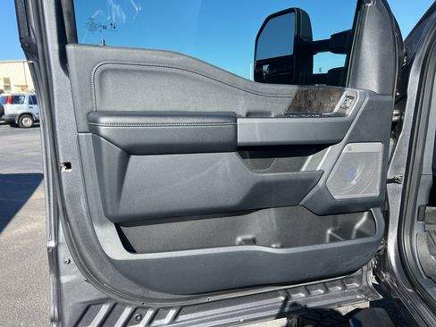 Used 2023 Ford F250 Lariat w/ Lariat Ultimate Package image 33