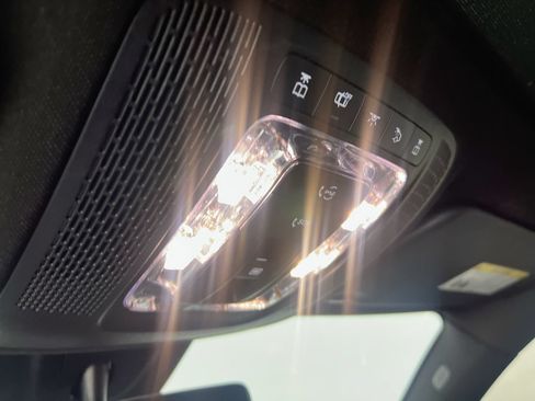 Used 2023 Mercedes-Benz GLB 250 image 14
