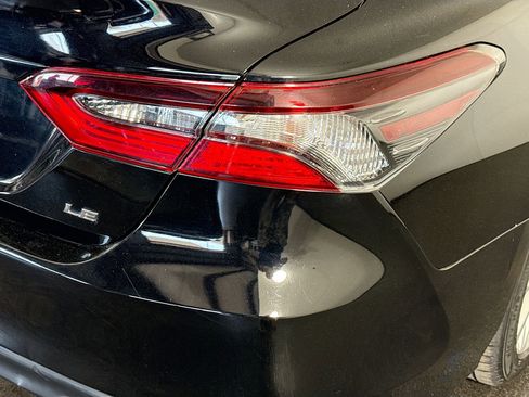 Used 2021 Toyota Camry LE image 33