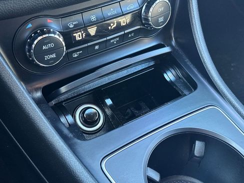 Used 2016 Mercedes-Benz CLA 250 image 25