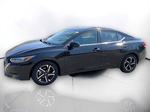 Used 2024 Nissan Sentra SV FWD image 2