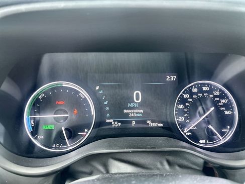 Used 2023 Toyota Sienna Platinum FWD image 21