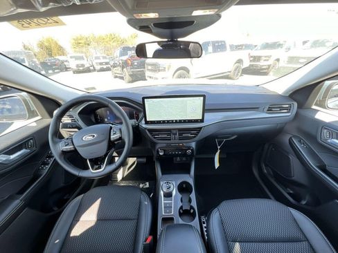 Used 2025 Ford Escape SE image 23