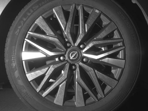 Used 2025 Nissan Altima 2.5 SV FWD image 13