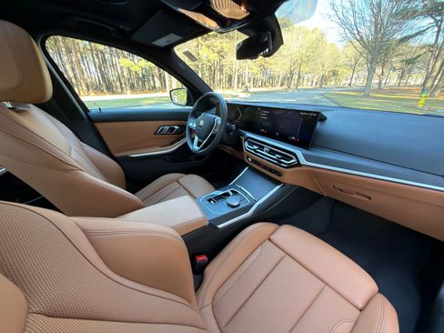 Certified 2023 BMW 330i Sedan w/ Premium Package image 18