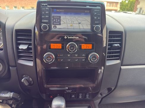 Used 2015 Nissan Titan SL w/ SL Moonroof Package AWD/4WD image 21