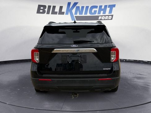 Used 2020 Ford Explorer XLT RWD image 4