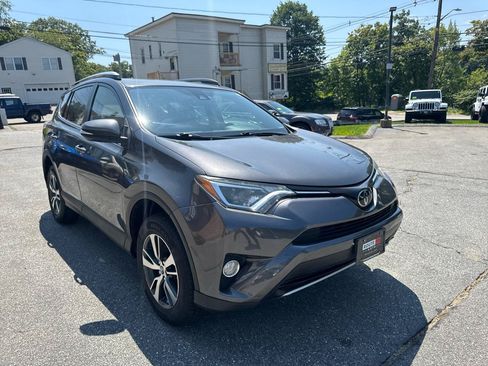 Used 2018 Toyota RAV4 XLE w/ Plus Extra Value Package AWD/4WD image 5