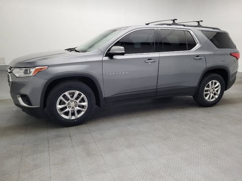 Used 2020 Chevrolet Traverse LT FWD image 2