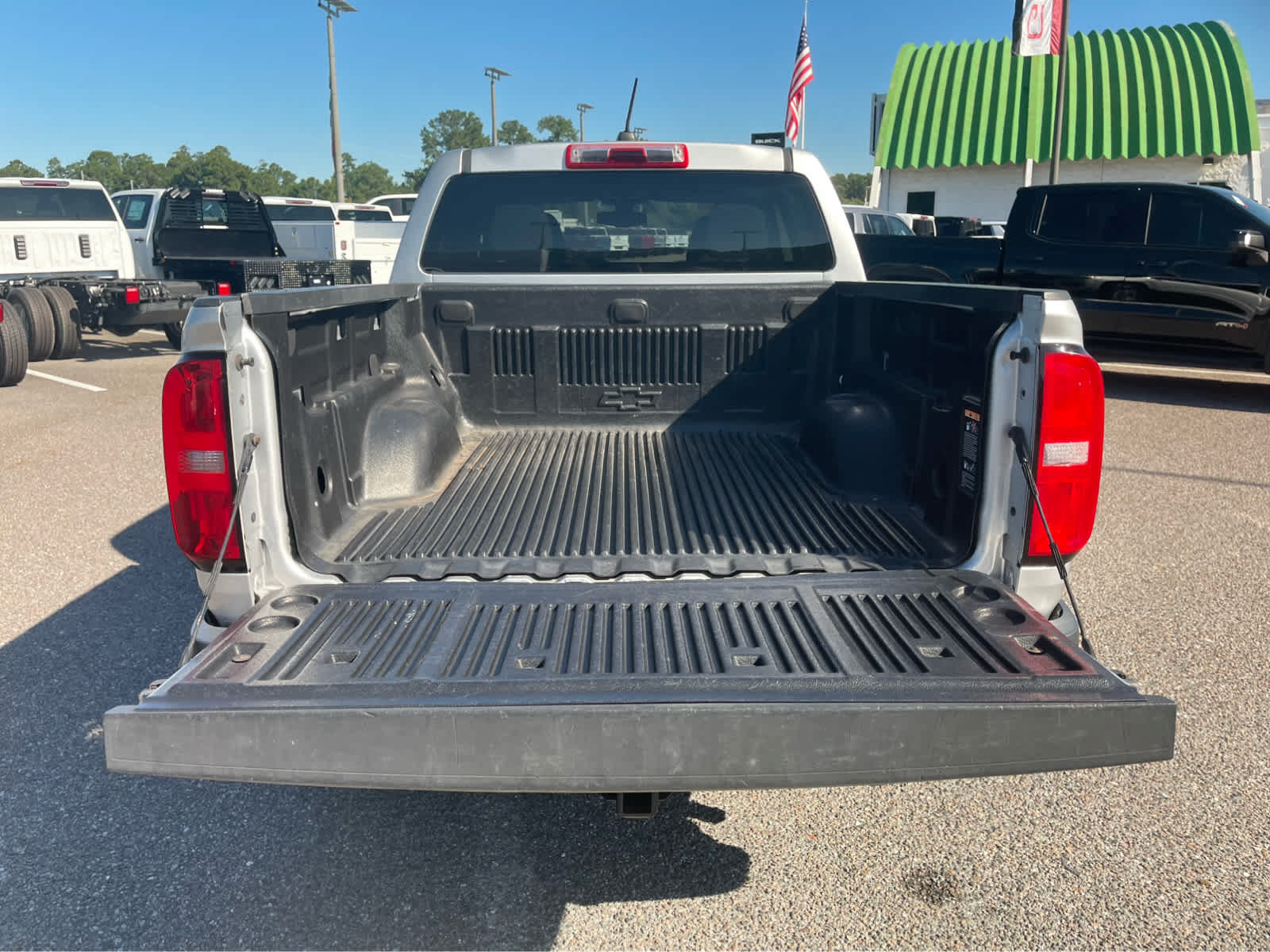 Used 2019 Chevrolet Colorado W/T w/ Custom Special Edition RWD image 22