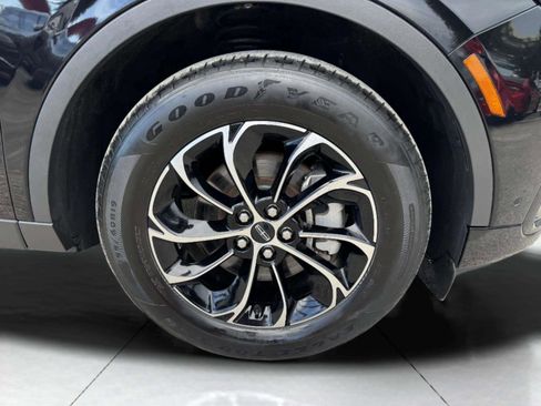 Used 2024 Lincoln Nautilus Premier AWD/4WD image 65