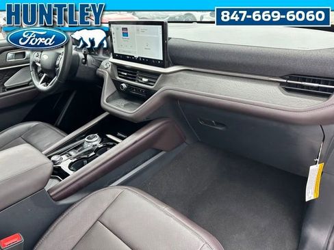 Used 2025 Ford Explorer Platinum w/ Ultimate Package image 13