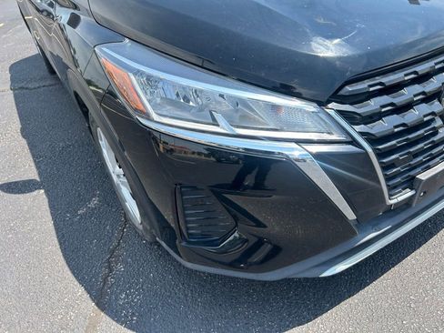 Used 2021 Nissan Kicks S FWD image 3