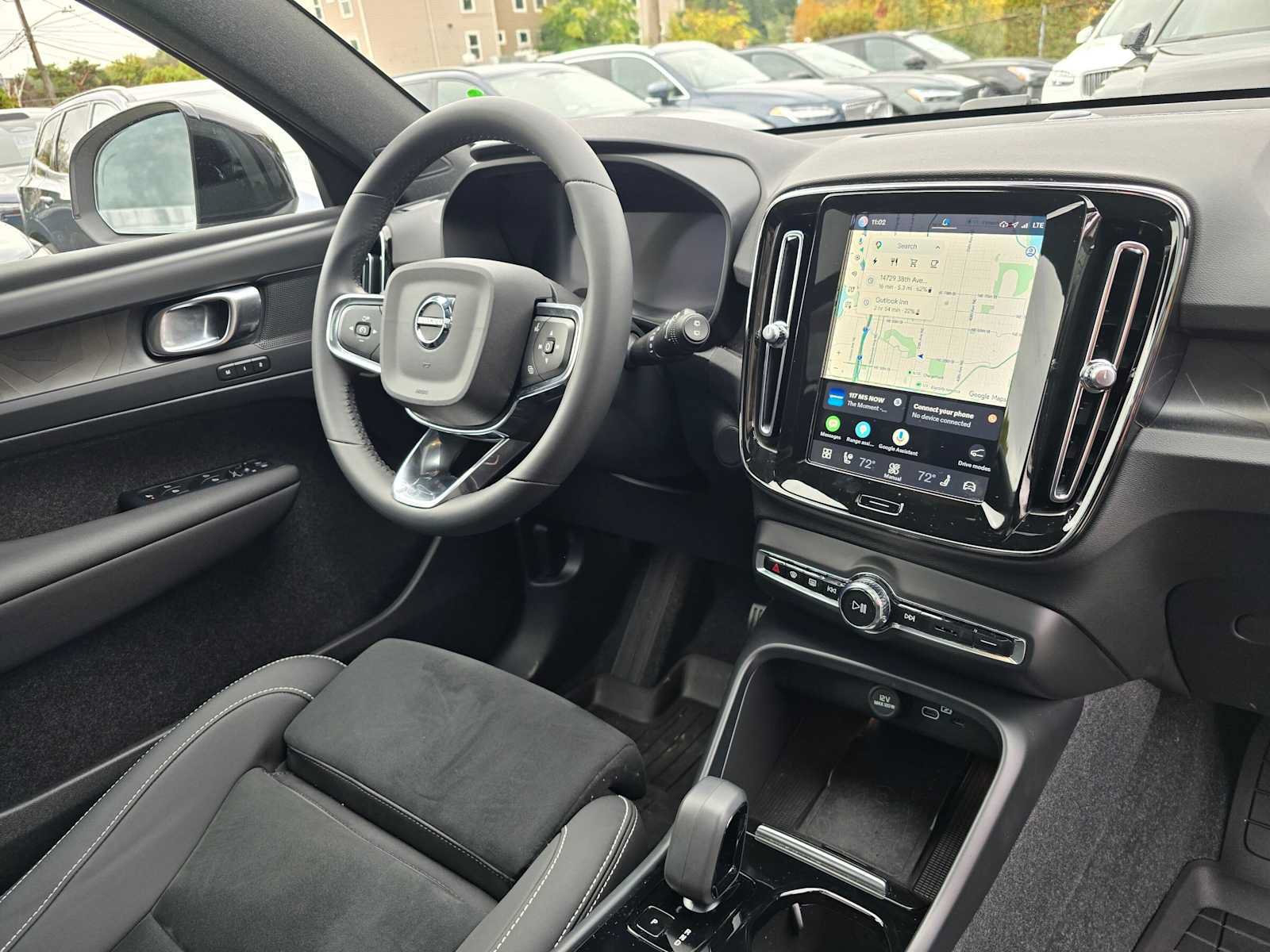Used 2024 Volvo XC40 Recharge Plus w/ Protection Package Premier AWD/4WD image 12