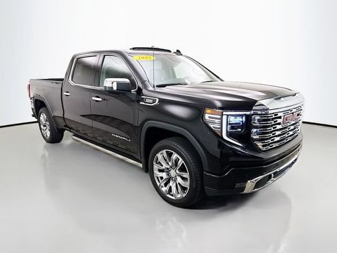 Used 2025 GMC Sierra 1500 Denali w/ Denali Reserve Package AWD/4WD image 1
