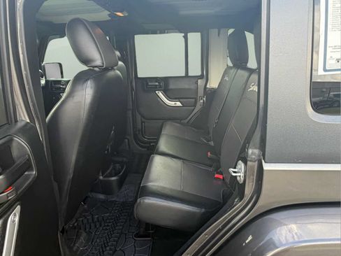 Used 2018 Jeep Wrangler Unlimited Sahara AWD/4WD image 41