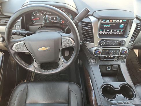 Certified 2019 Chevrolet Suburban LT AWD/4WD image 11