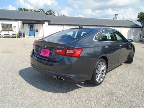 Used 2017 Chevrolet Malibu Premier FWD image 22