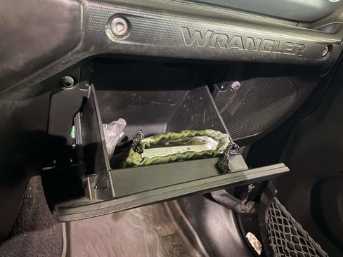 Used 2023 Jeep Wrangler Unlimited Sport AWD/4WD image 28