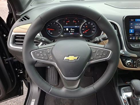 Used 2023 Chevrolet Equinox Premier image 19