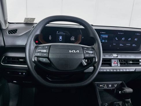 Used 2025 Kia K4 FWD image 18