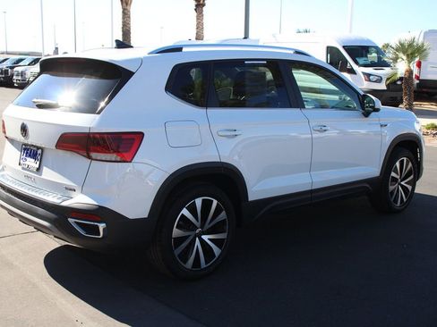 Used 2023 Volkswagen Taos SE image 8