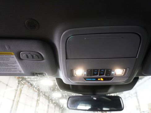 Used 2022 Ford Explorer Limited image 32