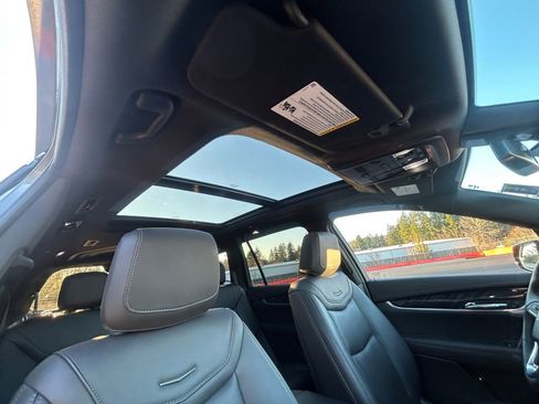Used 2025 Cadillac XT6 Premium Luxury image 27