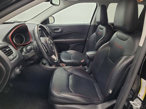 Used 2019 Jeep Compass Trailhawk w/ Leather Interior Group AWD/4WD image 17